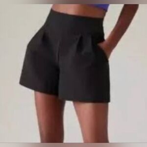 Athleta Black Fairway Golf Pleated Shorts 16